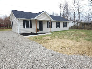 302 W Walnut St, Crothersville, IN 47229 - photo 3