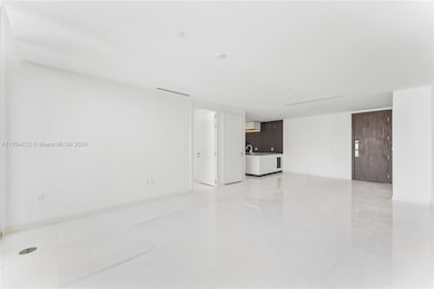 Aston Martin Residences unit 5209, Miami, FL 33131 - photo 6