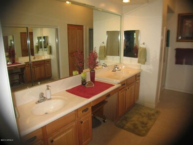 DOUBLE SINKS IN MSTRBATH