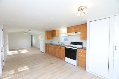 414 Joslen Blvd unit 19, Hudson, NY 12534 - photo 3