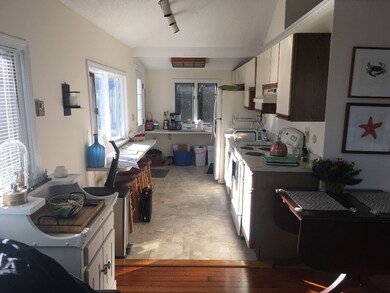 39 Off Boundary St unit 1, Kingston, MA 02364 - photo 3