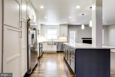 10771 Brewer House Rd, Rockville, MD 20852 - photo 5