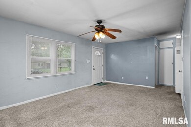 3202 W 69th St, Davenport, IA 52806 - photo 6