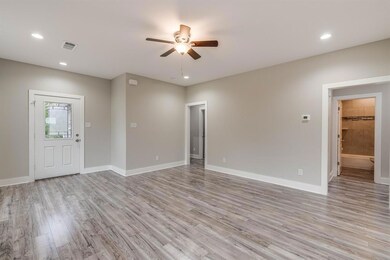 550 S Garrett Ave, Ennis, TX 75119 - photo 4