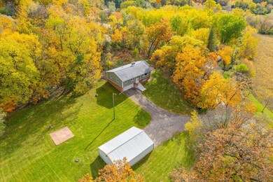 526 Hillcrest Ln, Brooklyn, WI 53521 - photo 2