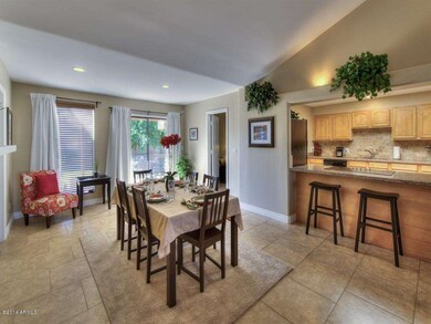 007_Dining Room & Kitchen