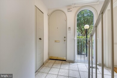 10813 Deborah Dr, Potomac, MD 20854 - photo 3