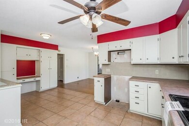 713 S 2nd Ave W, Newton, IA 50208 - photo 6