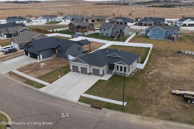 2202 Wahl St, Dickinson, ND 58601 - photo 5