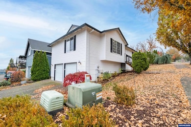 3419 Knoll Dr, Newberg, OR 97132 - photo 2