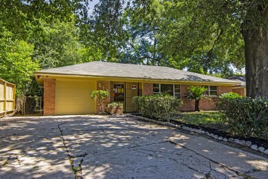 519 Glenburnie Dr, Houston, TX 77022 - photo 2