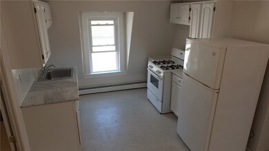 111 Burnett St unit 3, Providence, RI 02907 - photo 4