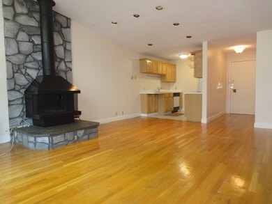 94 Beaconsfield Rd unit 302, Brookline, MA 02445 - photo 2