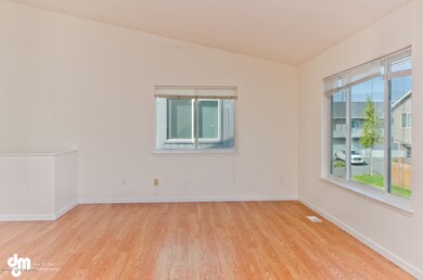 [photo 2279667] Living Room