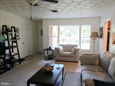 18420 Cabin Rd, Triangle, VA 22172 - photo 5