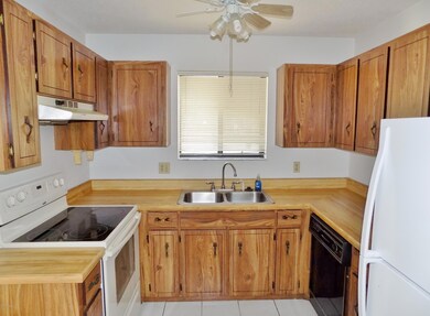 U shaped kitchen