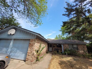 1168 Valley View Dr, Hurst, TX 76053 - photo 2