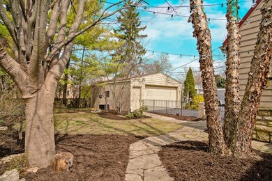 2760 Bryden Rd
