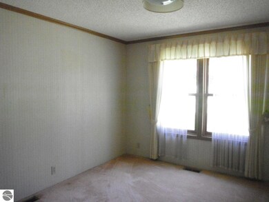 5813 Prescott Dr, Tawas City, MI 48763 - photo 7