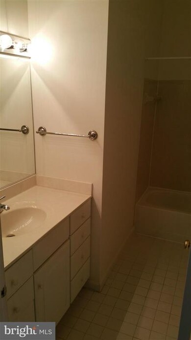 12956 Grays Pointe Rd unit C, Fairfax, VA 22033 - photo 4