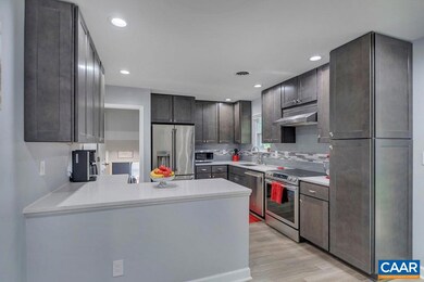 1109 Cottonwood Rd, Charlottesville, VA 22901 - photo 3