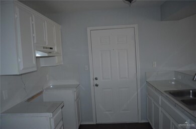 424 Cripple Creek Cir, Alamo, TX 78516 - photo 6