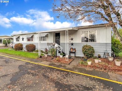 2902 E 2nd St, Newberg, OR 97132 - photo 3