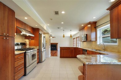 Beautiful upscale kitchen any cook would love incl