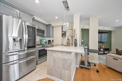 81-14 Queens Blvd unit PH6C, Elmhurst, NY 11373 - photo 7