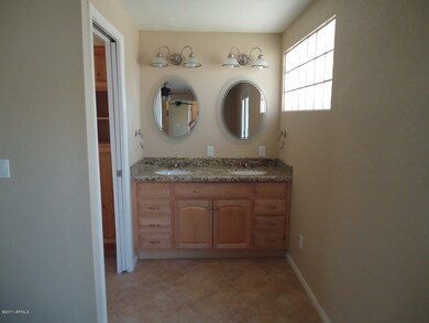 2550 E Cambridge Ave, Phoenix, AZ 85008 - photo 3