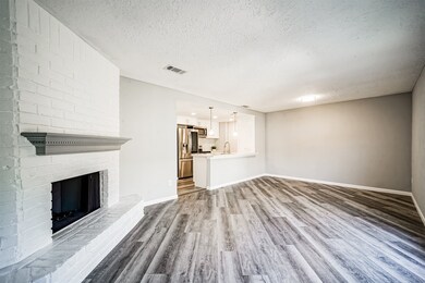 3930 Laura Leigh Dr, Friendswood, TX 77546 - photo 5