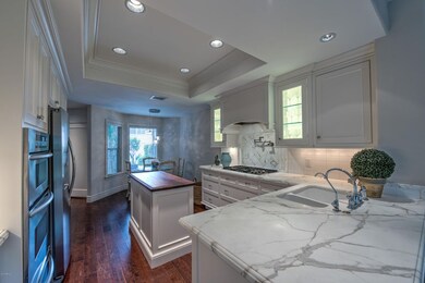 Kitchen and Casual Dining