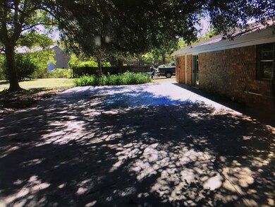 217 Navidad St, Bay City, TX 77414 - photo 3