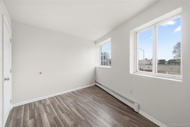 144-05 Jamaica Ave unit 2nd Floor, Jamaica, NY 11435 - photo 7