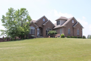 179 Eagles Bluff Ct, Shepherdsville, KY 40165 - photo 2