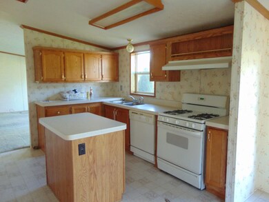 63765 Maple Ln, Bangor, MI 49013 - photo 7