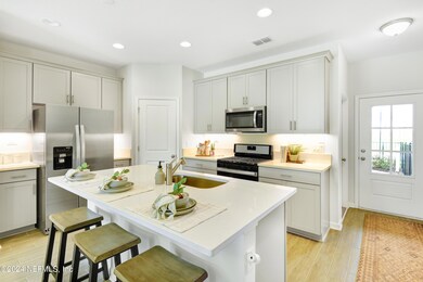 39 Thurnham Ln unit 130, Jacksonville, FL 32223 - photo 3