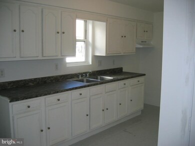 738 Race St unit A, Cambridge, MD 21613 - photo 2