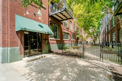 624 E Walnut St unit 26, Indianapolis, IN 46204 - photo 3