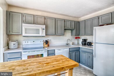 16250 Taconic Cir unit 108E, Dumfries, VA 22025 - photo 2