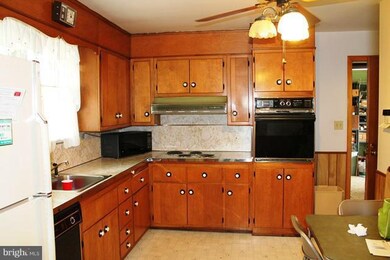 9905 Falls View Ct, Perry Hall, MD 21128 - photo 7