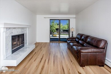 Living Rm w/FP