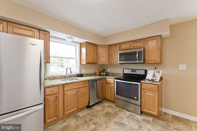 317 Walton St, Strasburg, VA 22657 - photo 2