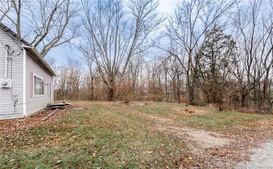 2138 S Leslie Ln, Scottsburg, IN 47170 - photo 5