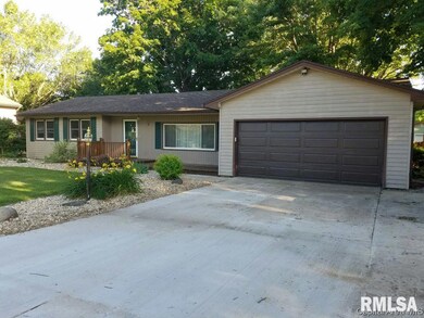 136 Lakeland Dr, Galesburg, IL 61401 - photo 2