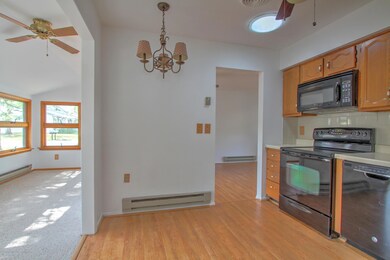 Eat-In-Kitchen