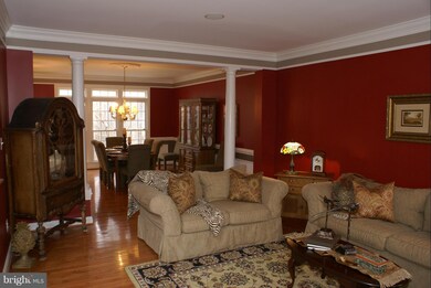 12812 Holly Grove Ct, Fairfax, VA 22033 - photo 3