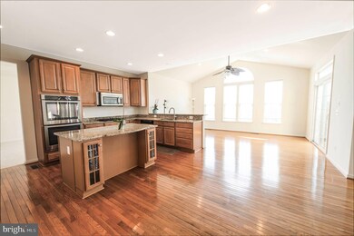 2025 Paisley Ct, Woodbridge, VA 22191 - photo 4