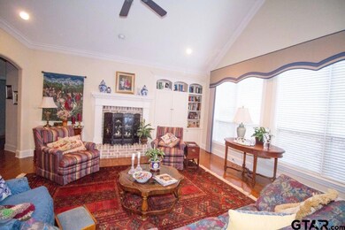 1137 1137 Garden Park Cir, Tyler, TX 75703 - photo 6