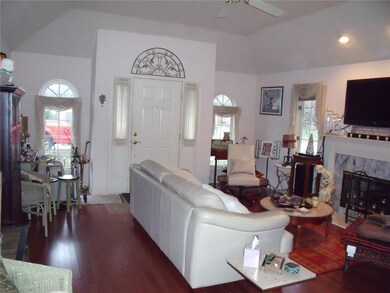 247 Andrews Boulevard East Dr, Plainfield, IN 46168 - photo 4